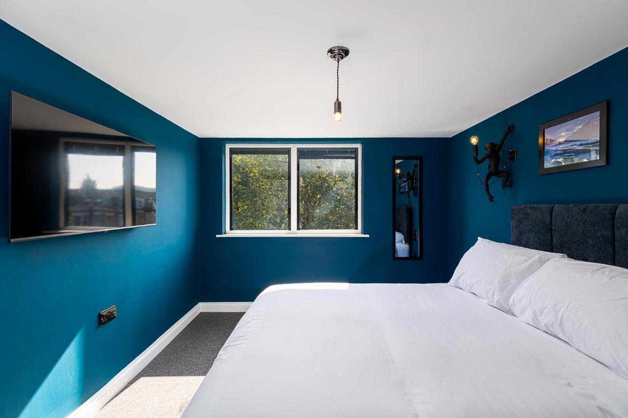 23 Trafalgar Square With Hot Tub And Cinema Holiday home