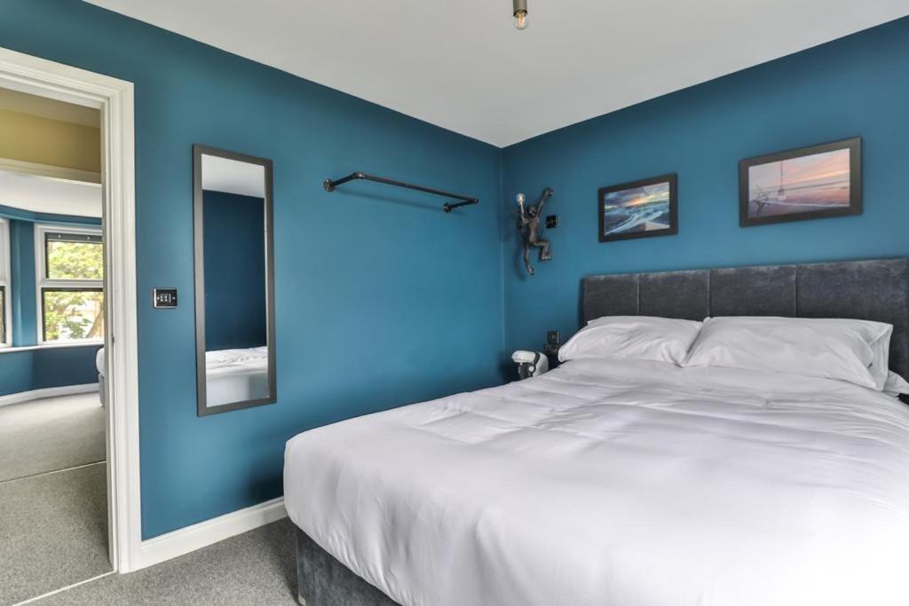 Holiday home 23 Trafalgar Square With Hot Tub And Cinema Scarborough
